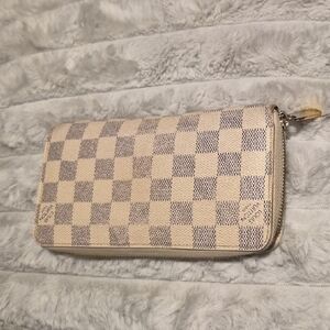Gently Used Louis Vuitton Cream and Gray Checkered Wallet.